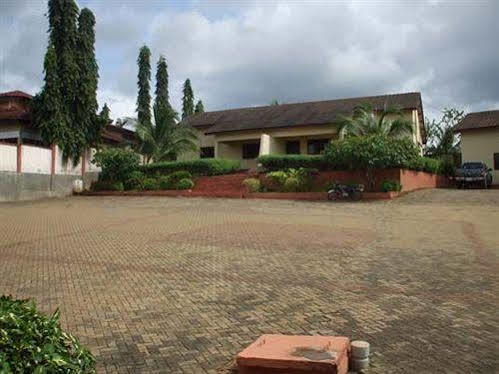 Coconut Grove Miners Lodge Obuasi Exterior photo